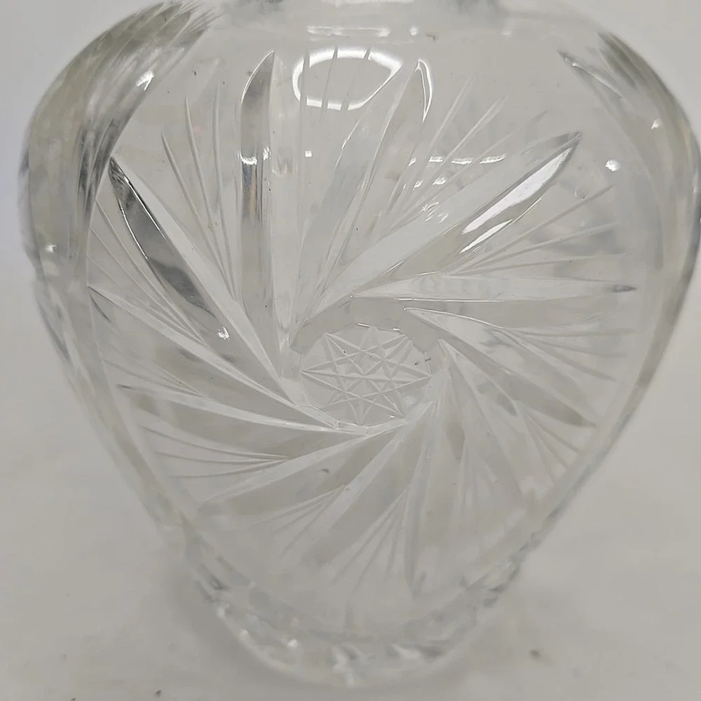 Vintage‎ Crystal Vase, Raised Diamond and Geometrics Cuts